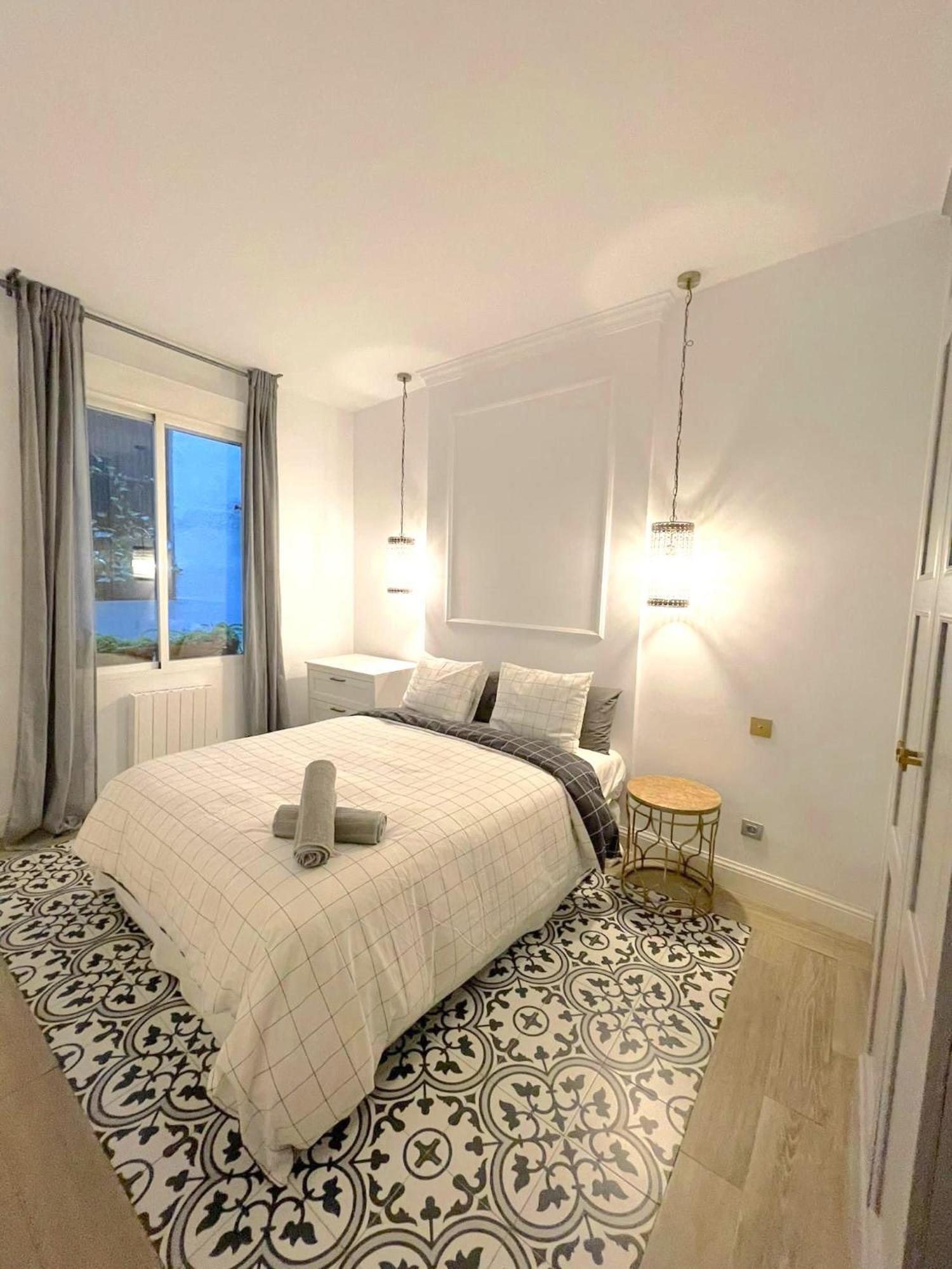 New Apartment In City-Center, Gran Via Madrid Buitenkant foto
